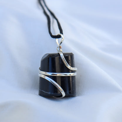 Black Tourmaline Crystal Pendant Necklace for Protection and grounding - Handmade & Ethically Sourced Raw Stone Necklace for Everyday Wear - Best Mother's Day Gift for her